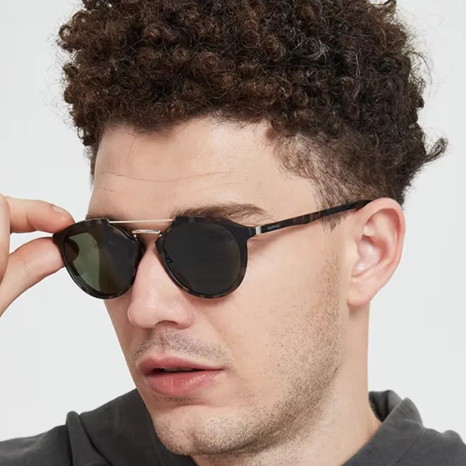 clip-on eyewear, magnetic sunglasses, minimal clip-on glasses, premium optical frames, prescription glasses, modern eyewear, designer eyewear, contemporary eyewear, lightweight eyewear, luxury minimal eyewear